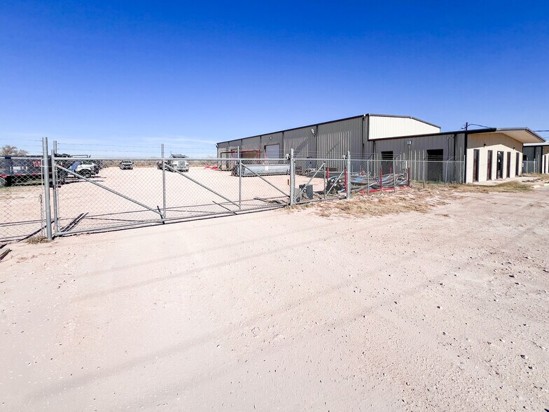 More Photos Of 12620 W County Road 133, Odessa Warehouse For Lease