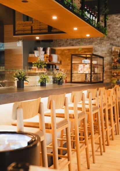 More Photos Of 115 SW 8th St, Miami Restaurant For Sale