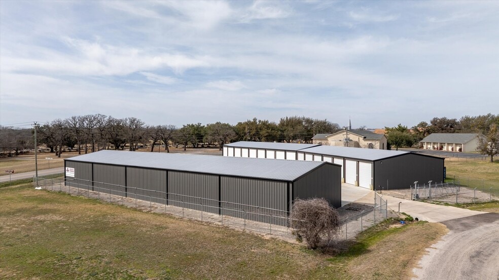More Photos Of 3631 Fall Creek Hwy, Granbury Self Storage For Sale