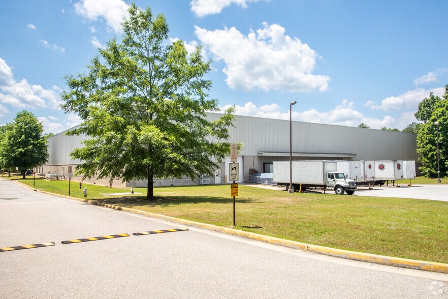 Primary Photo Of 8001 Greenpine Rd, North Chesterfield Warehouse For Lease