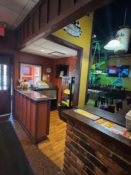 More Photos Of 50285 Mound Rd, Shelby Township Specialty For Sale