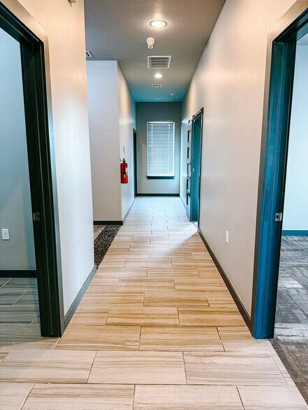 More Photos Of 8900 NW Silver Hill Dr, Oklahoma City Office For Lease