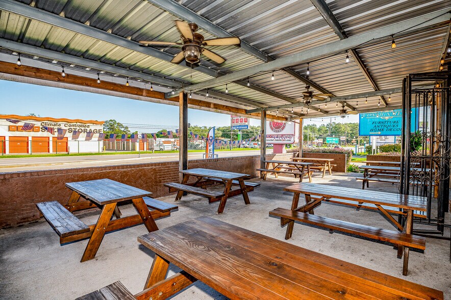 More Photos Of 3301 Cypress Creek Pky, Houston Restaurant For Sale