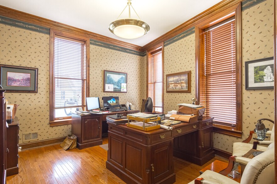 More Photos Of 4000 S Oak St, Metamora Storefront Retail Office For Sale