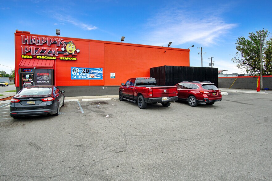 More Photos Of 8997 Greenfield Rd, Detroit Fast Food For Sale