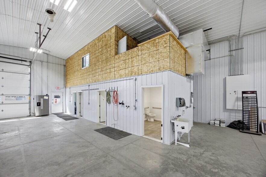 More Photos Of 3320 39th St S, Fargo Warehouse For Sale