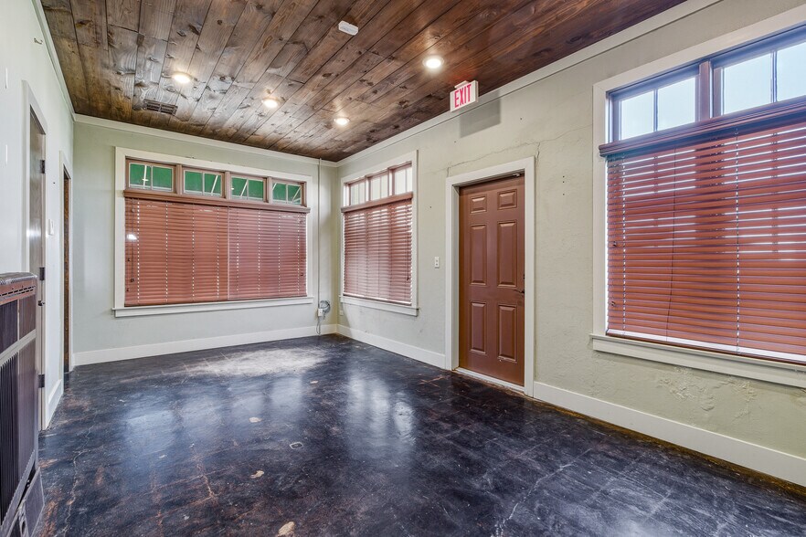 More Photos Of 1000 Louisville Ave, Monroe Office For Sale