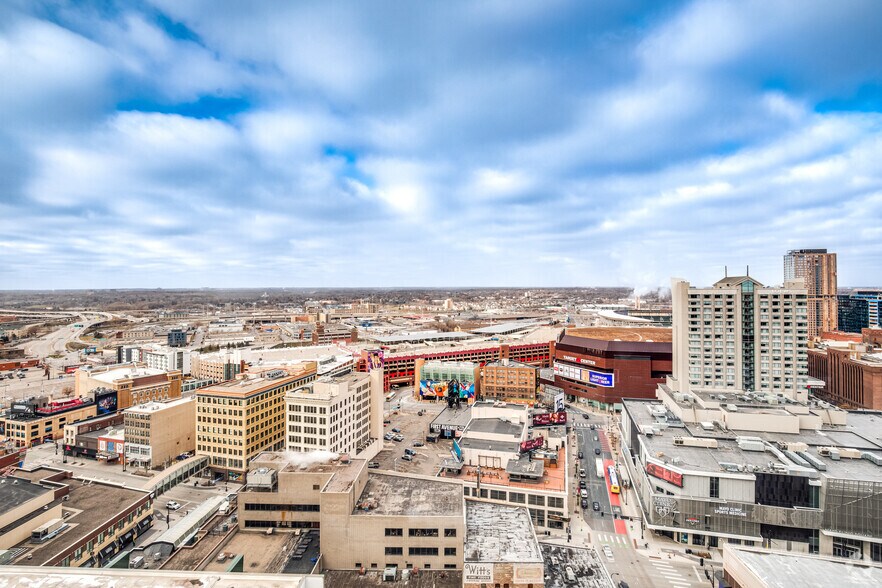More Photos Of 45 S 7th St, Minneapolis Office For Lease