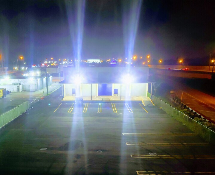 More Photos Of 650 NW 105th St, Miami Warehouse For Lease
