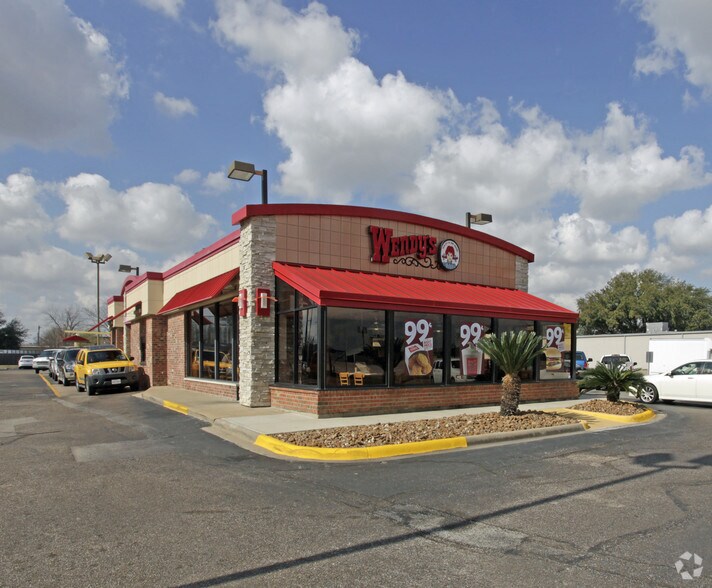 Primary Photo Of 1829 Mangum Rd, Houston Fast Food For Sale