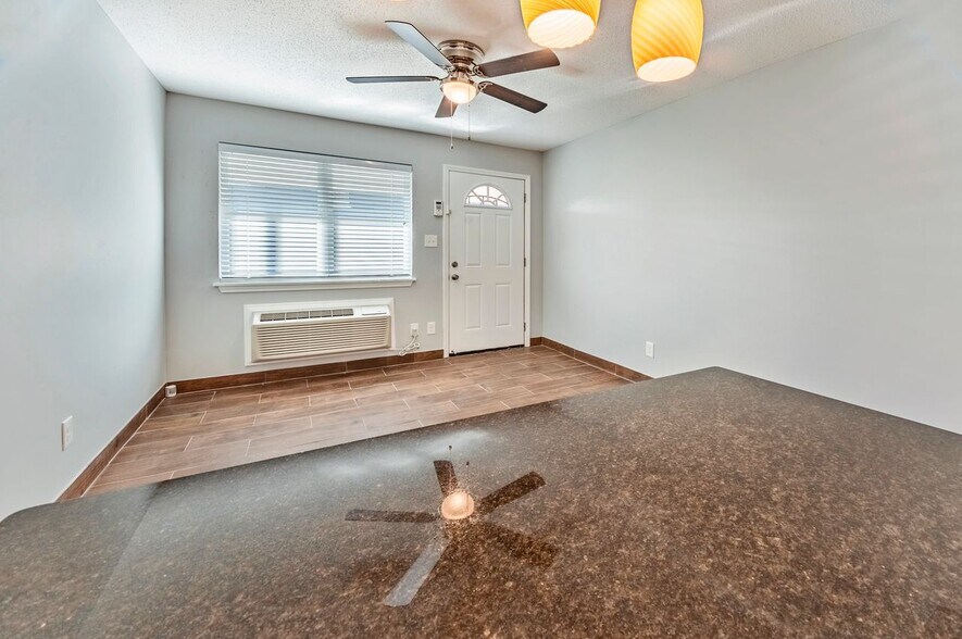 More Photos Of 1616 Monroe Ave, Memphis Apartments For Sale