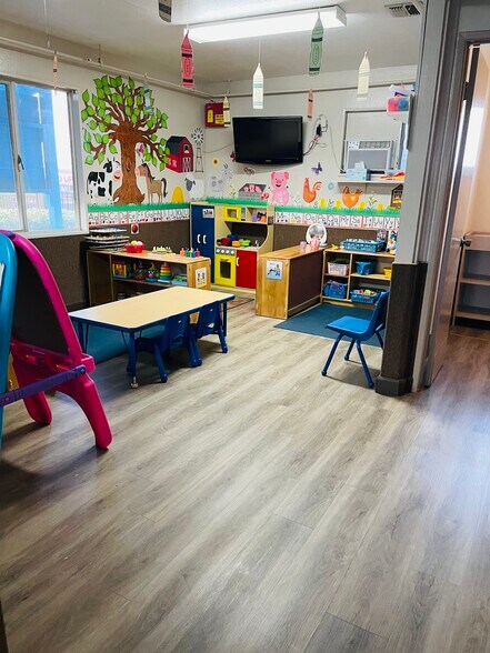 More Photos Of 3707 Vegas Dr, Las Vegas Daycare Center For Sale