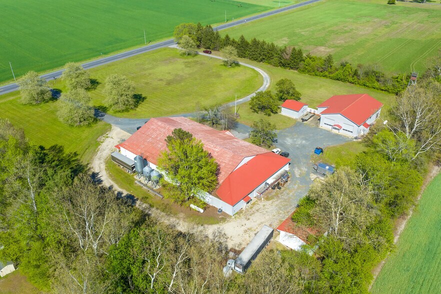 Primary Photo Of 27013 E Lillian St, Hebron Warehouse For Sale