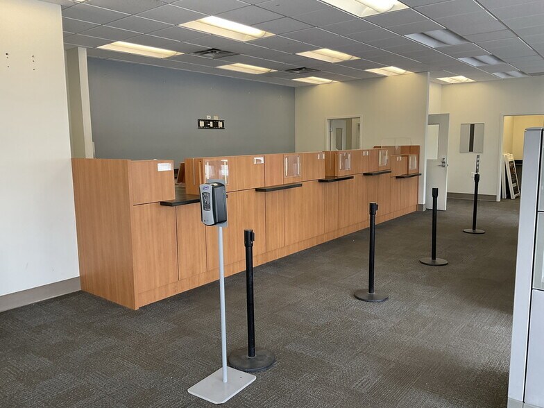 More Photos Of 721 E Dixie Dr, Dayton Bank For Lease