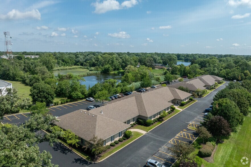 More Photos Of 2620-2628 W 83rd St, Darien Office For Lease