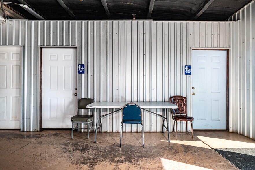 More Photos Of 201 E Service Rd, Tulia Restaurant For Sale