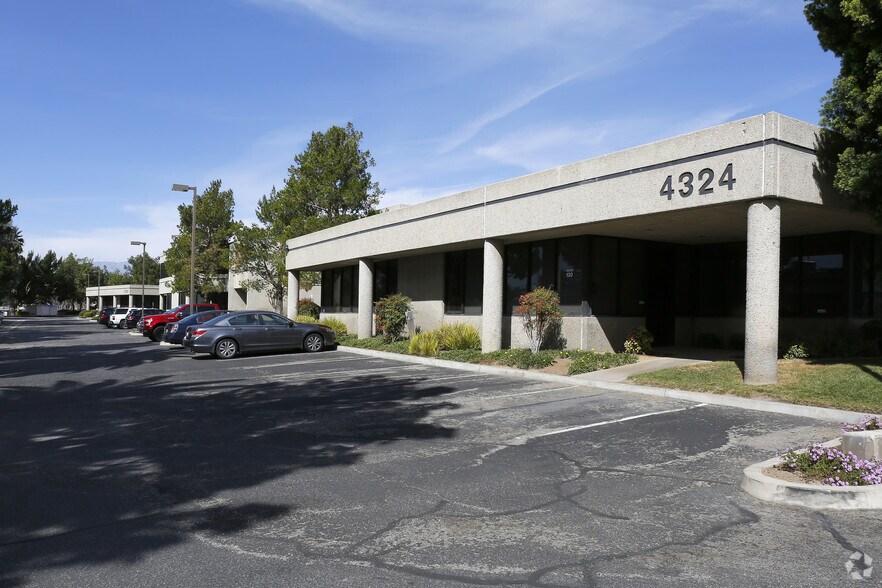 More Photos Of 4344 Latham St, Riverside Unknown For Lease