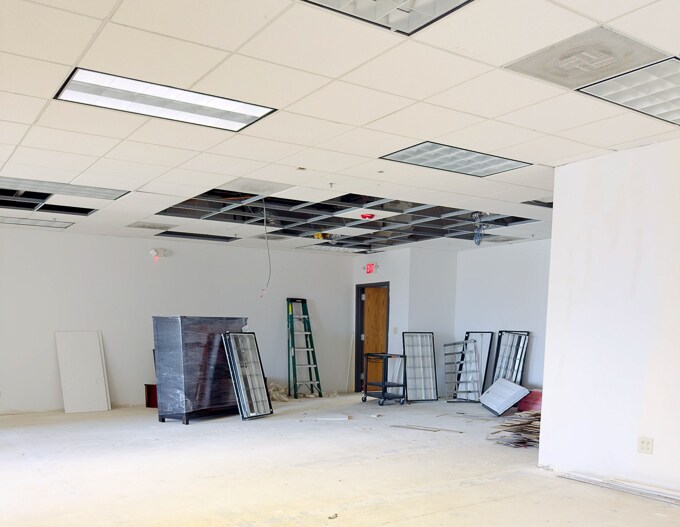 More Photos Of 1400 S Wolf Rd, Wheeling Office For Sale