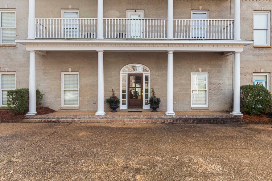 More Photos Of 403-C Towne Center Blvd, Ridgeland Office For Sale
