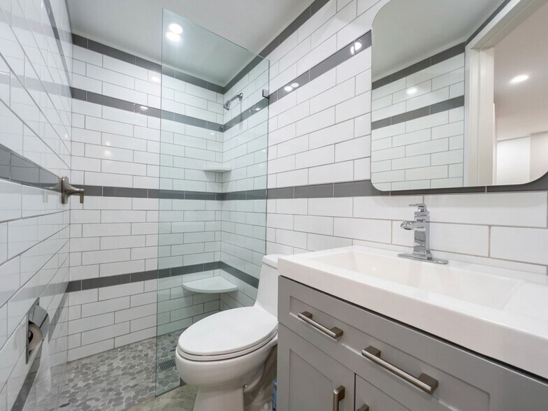 More Photos Of 2554 37th St, Astoria Apartments For Sale
