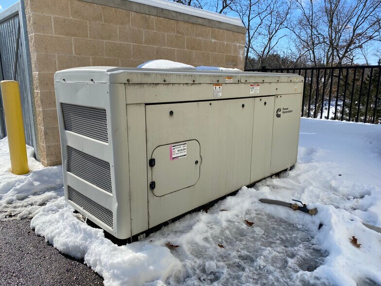 More Photos Of 3280 Evergreen Dr NE, Grand Rapids Medical For Sale