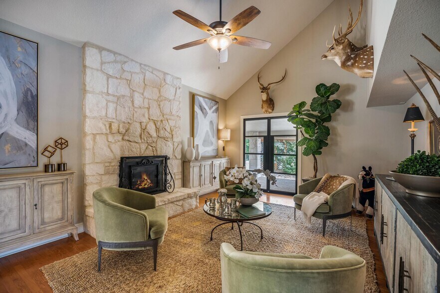 More Photos Of 6 US Highway 87, Comfort Office For Sale