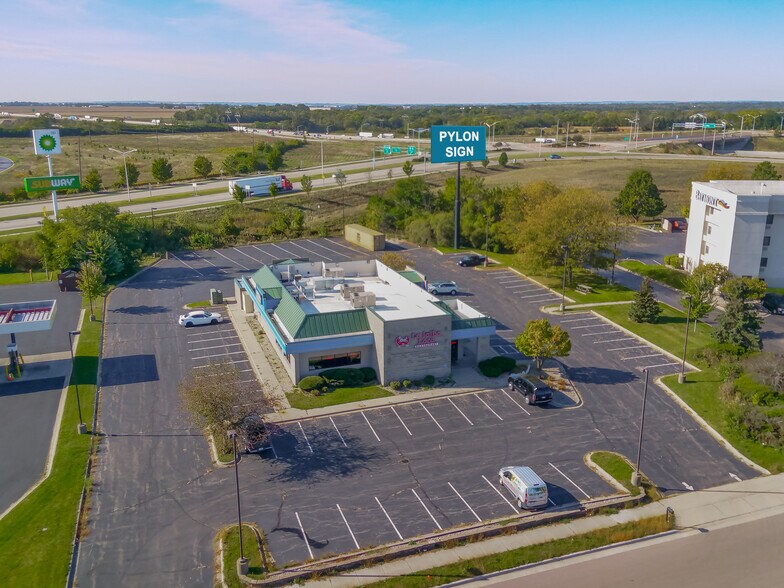 More Photos Of 632 Midland Rd, Janesville Restaurant For Sale