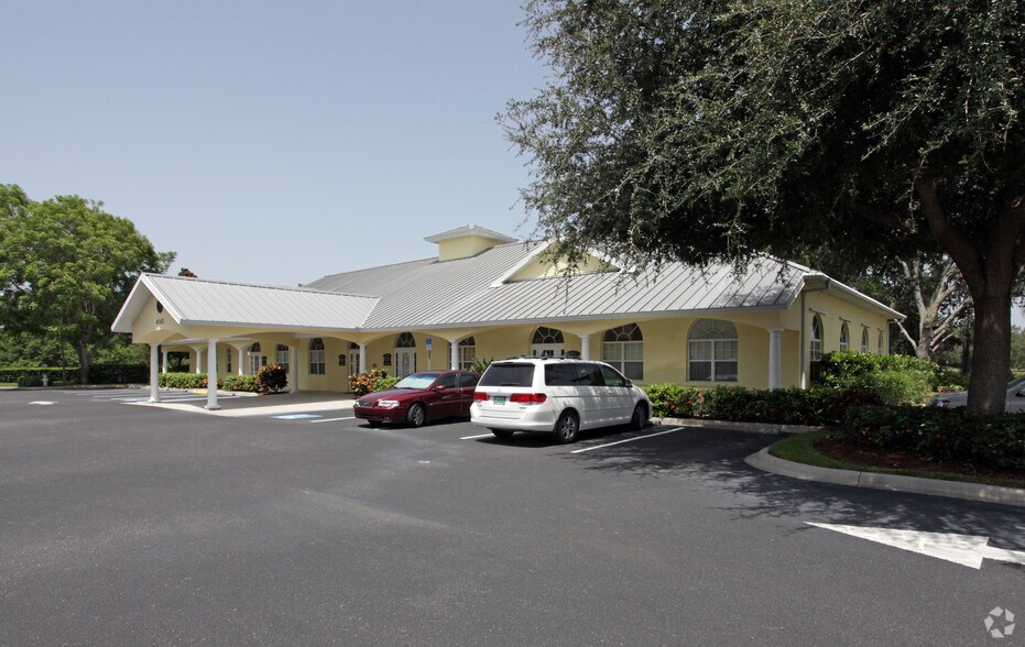 More Photos Of 4140 Woodmere Park Blvd, Venice Medical For Lease