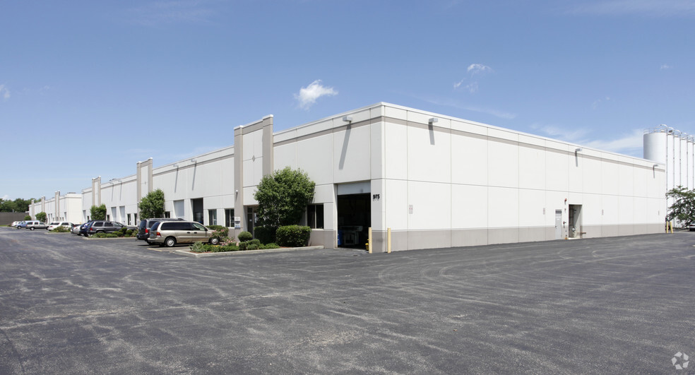 Primary Photo Of 975 Nimco Dr, Crystal Lake Warehouse For Lease