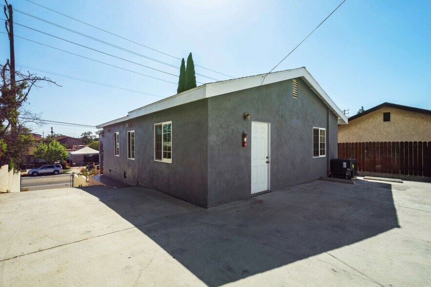 More Photos Of 3317 E 8th St, Los Angeles Apartments For Sale