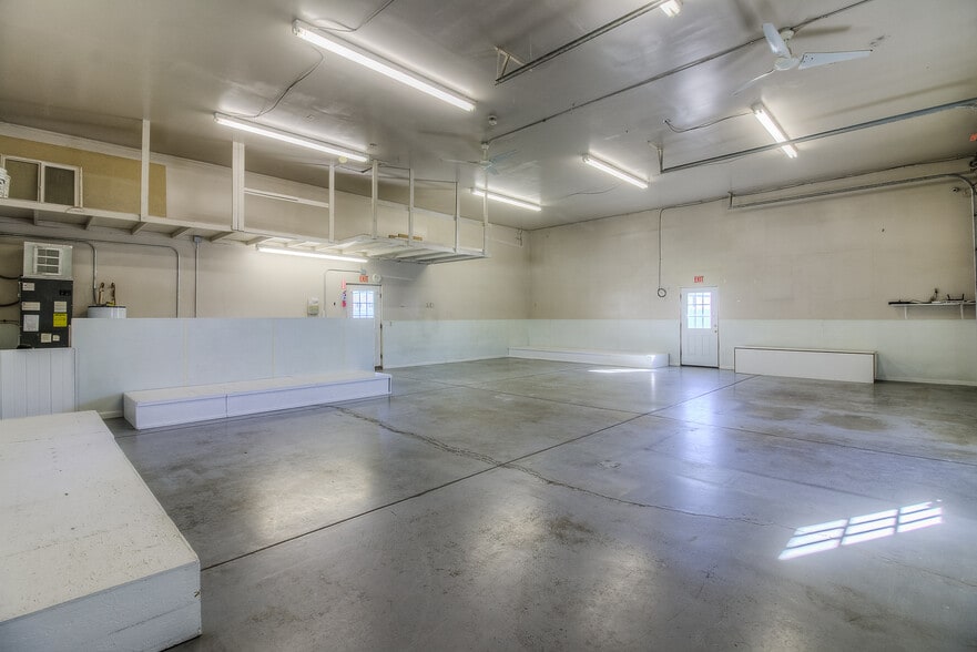 More Photos Of 2310 Terrace Heights Dr, Yakima Flex For Sale