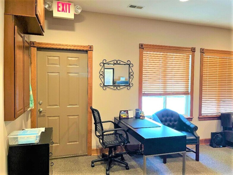 More Photos Of 60 Gailwood Dr, Saint Peters Medical For Lease