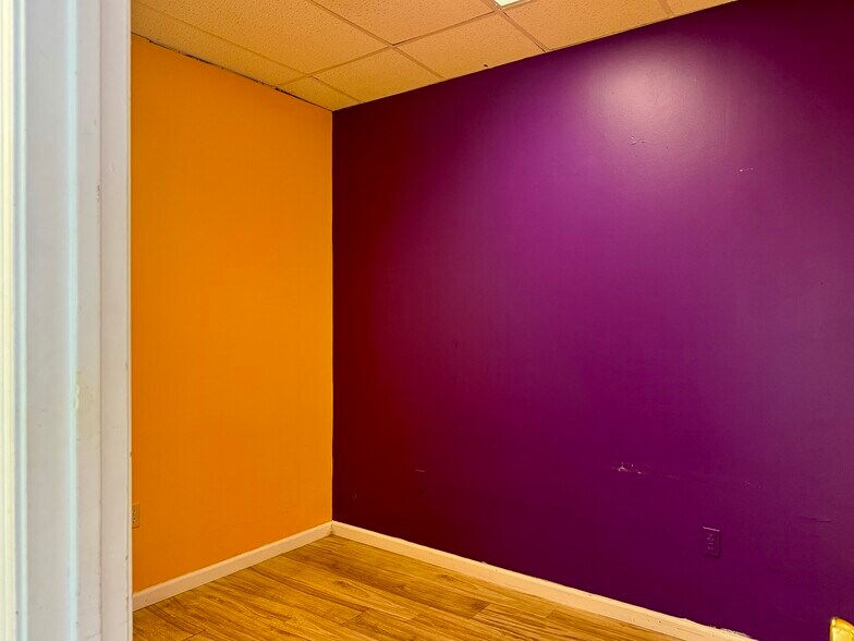 More Photos Of 249 Edgewood Ave, Pittsburgh Freestanding For Lease