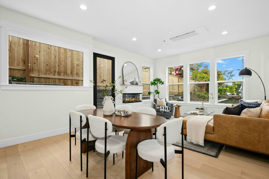 More Photos Of 636 11th Ave, Kirkland Apartments For Sale