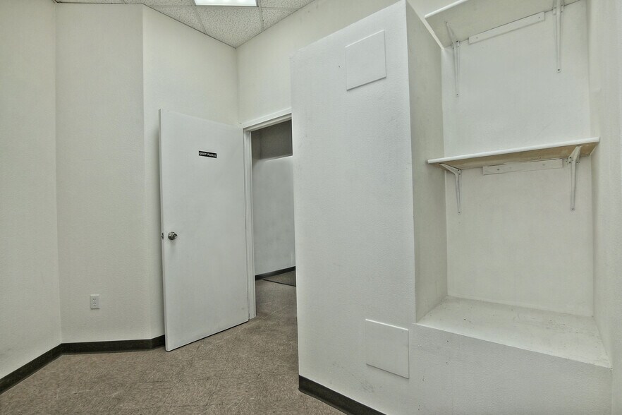 More Photos Of 345 S Power Rd, Mesa Unknown For Lease