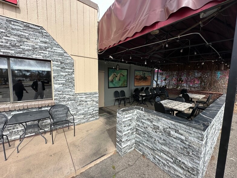More Photos Of 1399 W Littleton Blvd, Littleton Restaurant For Sale