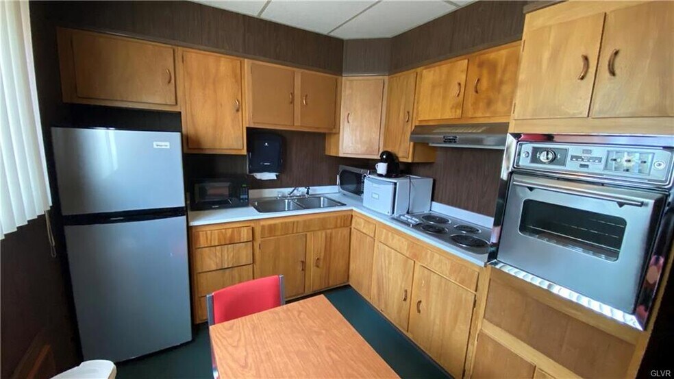 More Photos Of 1553-1555 Northampton St, Easton Office For Sale