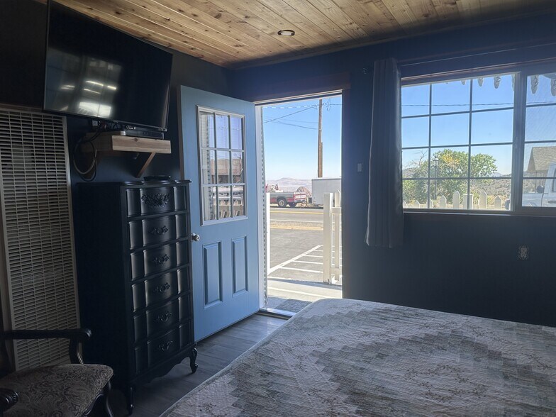 More Photos Of 430 S C St, Virginia City Hotel For Sale