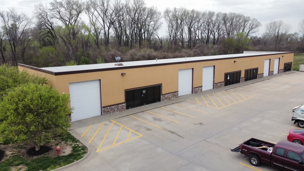 Primary Photo Of 10947 Kaw Dr, Edwardsville Warehouse For Sale