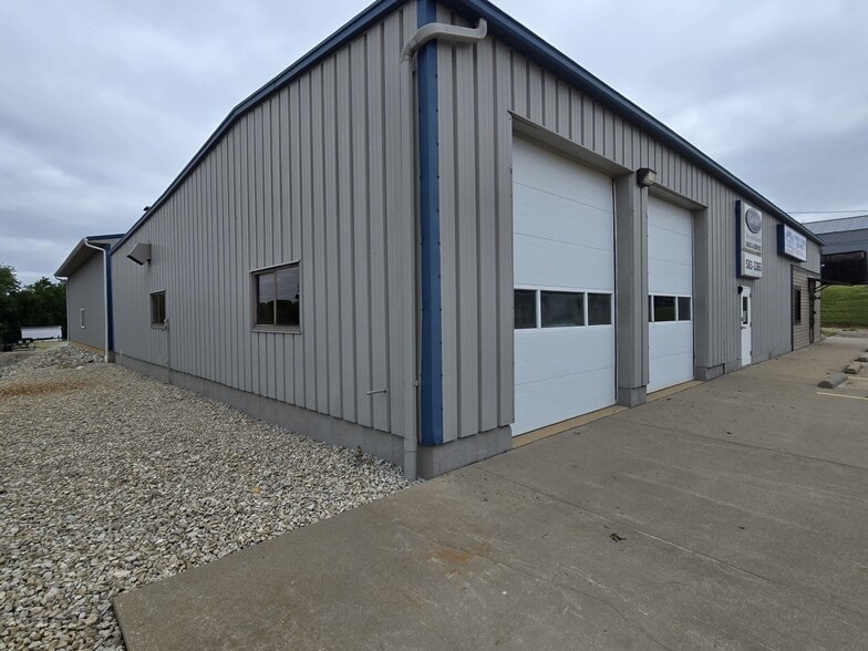 More Photos Of 151 Independence Dr, Union Flex For Sale