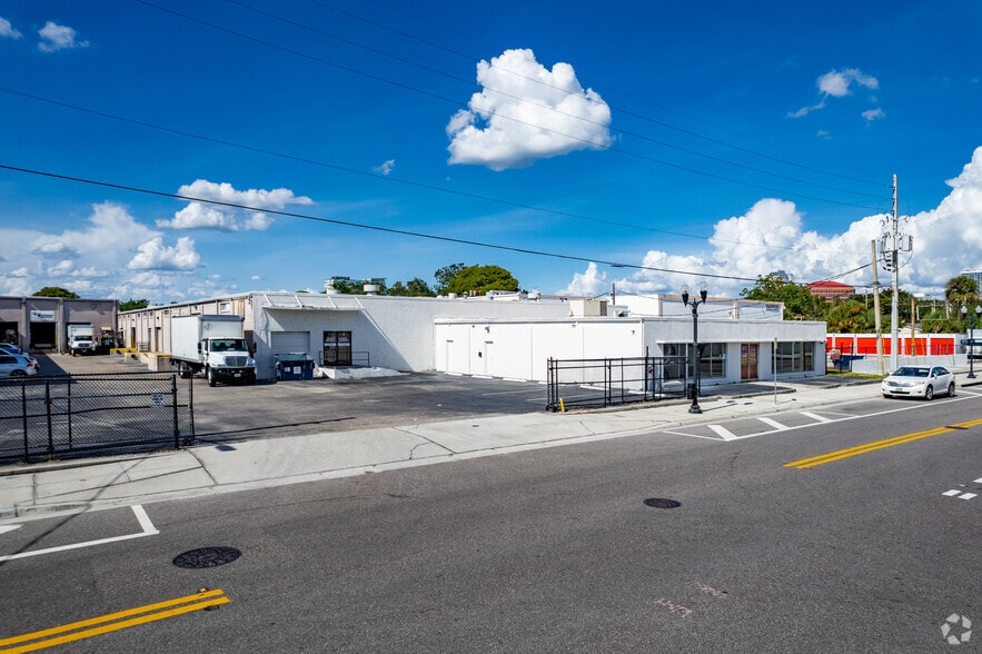 Primary Photo Of 777 W Central Blvd, Orlando Warehouse For Lease