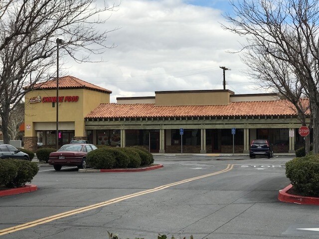 More Photos Of 1060 E Avenue J, Lancaster General Retail For Lease
