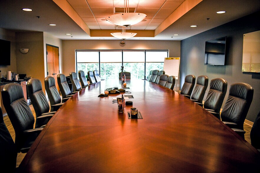 More Photos Of 3400 E Coliseum Blvd, Fort Wayne Unknown For Lease