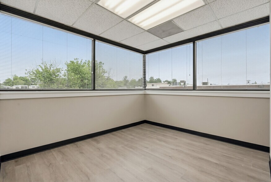 More Photos Of 124 Park St SE, Vienna Medical For Lease