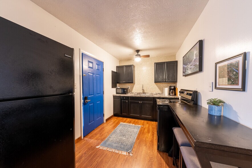 More Photos Of 309 Keller Ave, Fayetteville Storefront Retail Office For Sale