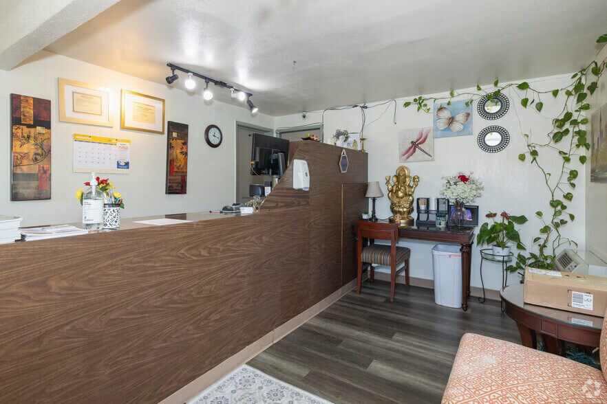 More Photos Of 333 S Main St, Red Bluff Hotel For Sale