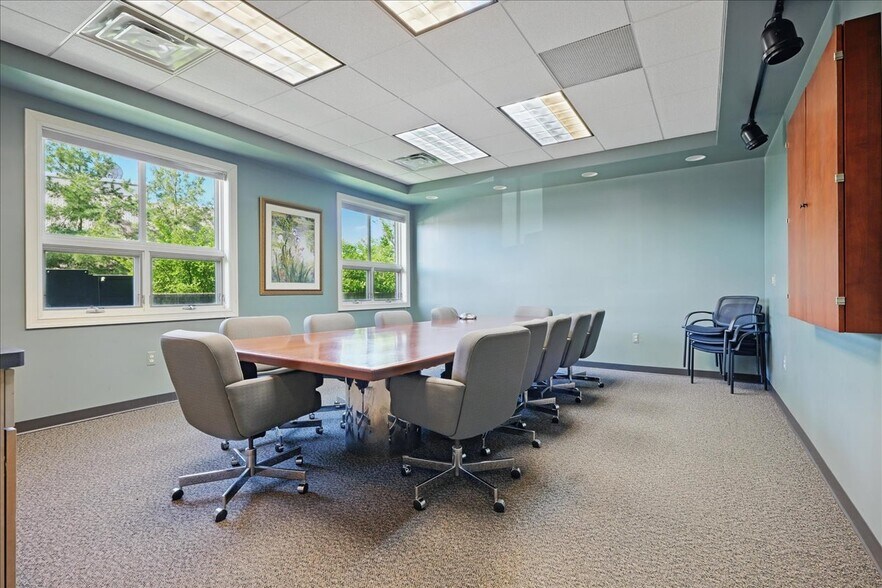 More Photos Of 2545 N Opdyke Rd, Auburn Hills Medical For Sale