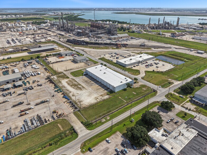 More Photos Of 10845 Strang Rd, La Porte Warehouse For Lease