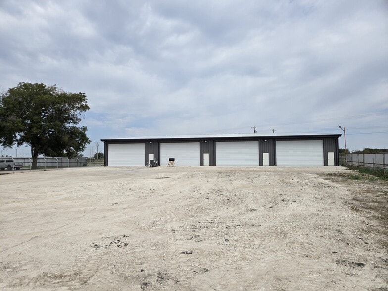 More Photos Of 7321 State 171 Hwy, Godley Light Manufacturing For Lease