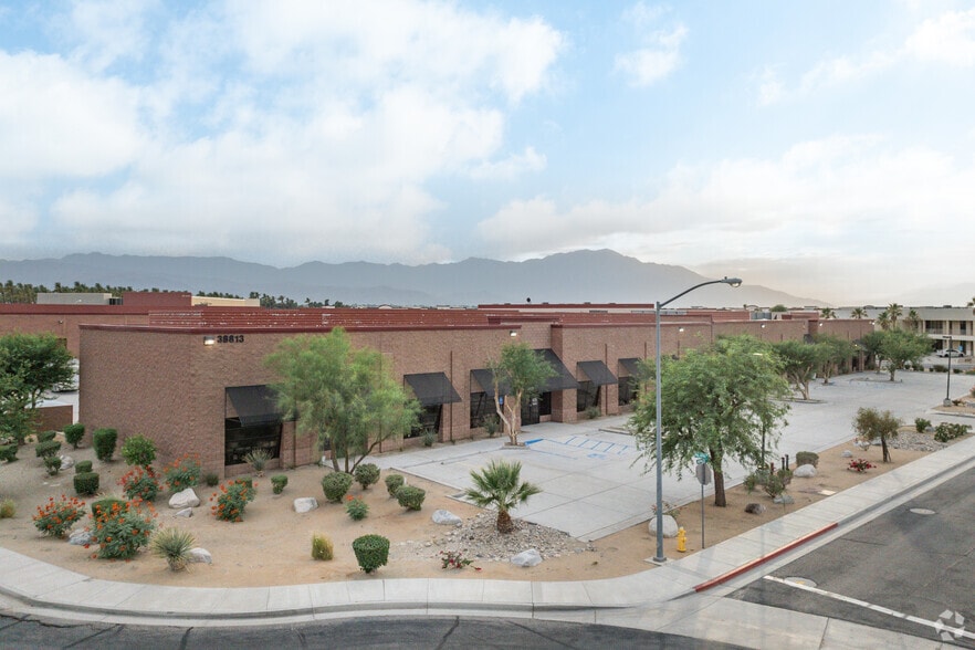 More Photos Of 77851 Los Montanas Rd, Palm Desert Unknown For Lease